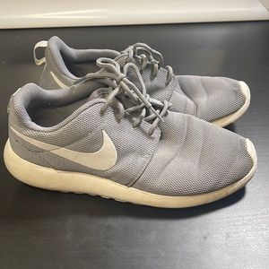 Nike Roshe One Wolf Grey womens 8